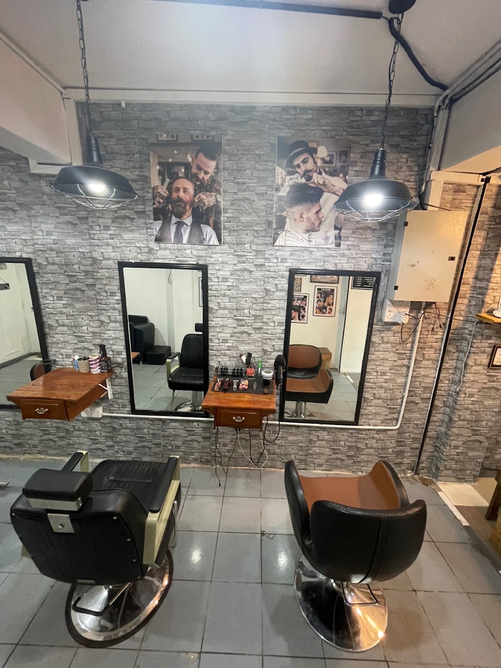 JOYS BARBER SHOP